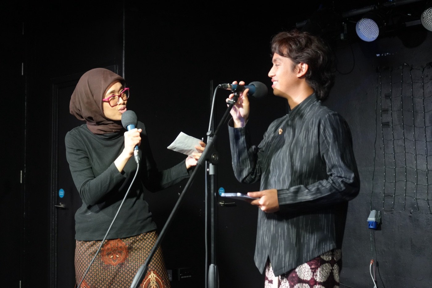 Jumpa Rasa hosts on the mic during the Nusantara 1.0 supper club
